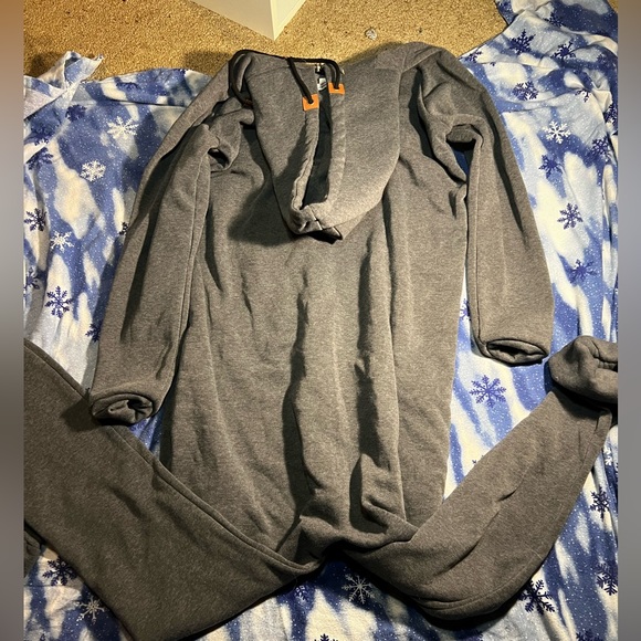 ONESIE with hood and pockets- Men’s large- fuzzy - Picture 3 of 5